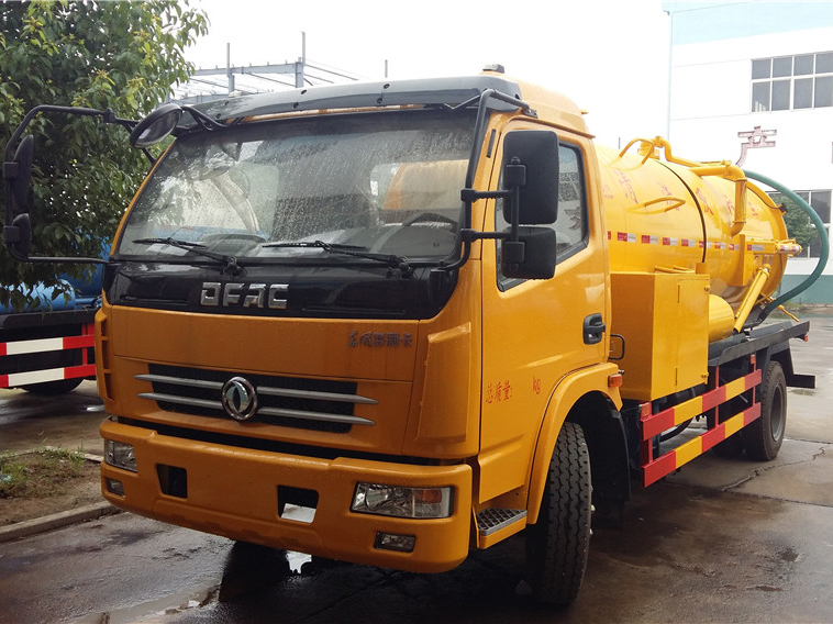 東風大多利卡(8方)清洗吸污車